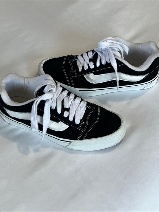 Vans Other - Vans Knu Skool Suede Low Top Sneakers w/ 3D Molded Side Stripe and Puffy Tongue